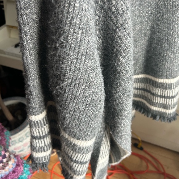 Zara Knit Gray and White Striped Cardigan W Bell Sleeves Small - Picture 13 of 16